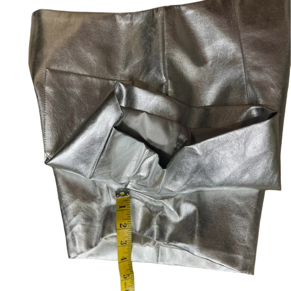 EUC Metallic Silver High Waist Shorts by Cloud Ten  (E-1) - Picture 5 of 9
